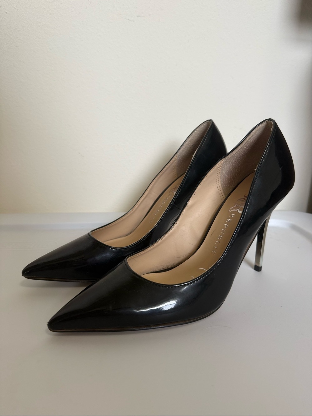 Rock & Republic Black Patent Pointed-Toe Stiletto Heels